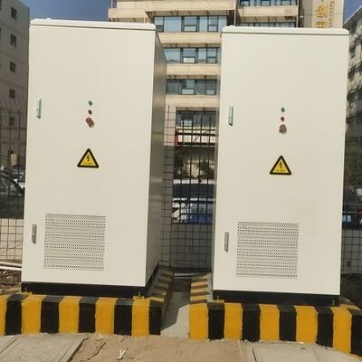 Chất lượng BESS thương mại & công nghiệp với hơn 8500 chu kỳ, công suất đầu ra từ 50 KW đến 1 MW và thiết kế có thể mở rộng mô-đun để lưu trữ năng lượng công nghiệp nhà máy